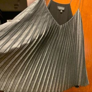 Accordion pleat silver tank